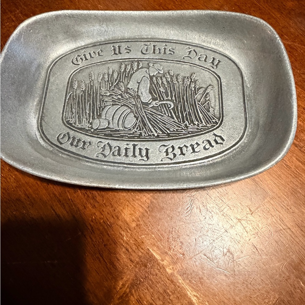 Wilton Armetale‎ Pewter Tray with Engraved Design